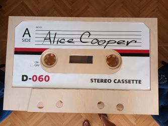music-cassette-table-alice-cooper